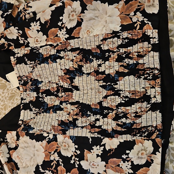 Nwt Abercrombie and Fitch drama puff sleeve ruched top - Picture 5 of 5